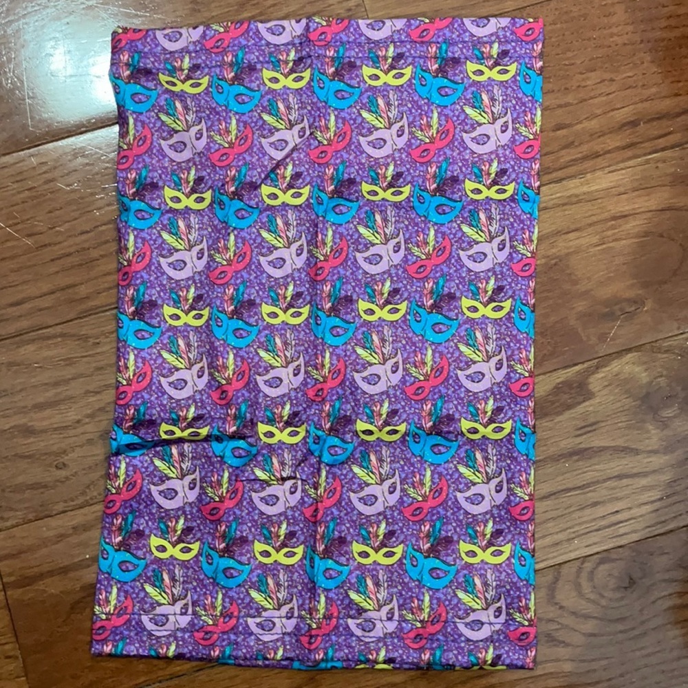 6/$20 kid’s Mardi Gras neck gaiter
